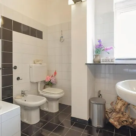 3 Bedroom Awesome In Apartment
